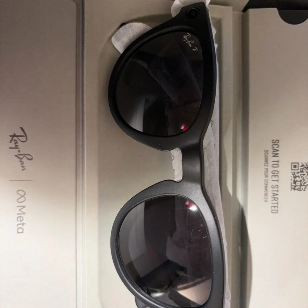Ray-Ban Black Headliner GEN2 Protective Case